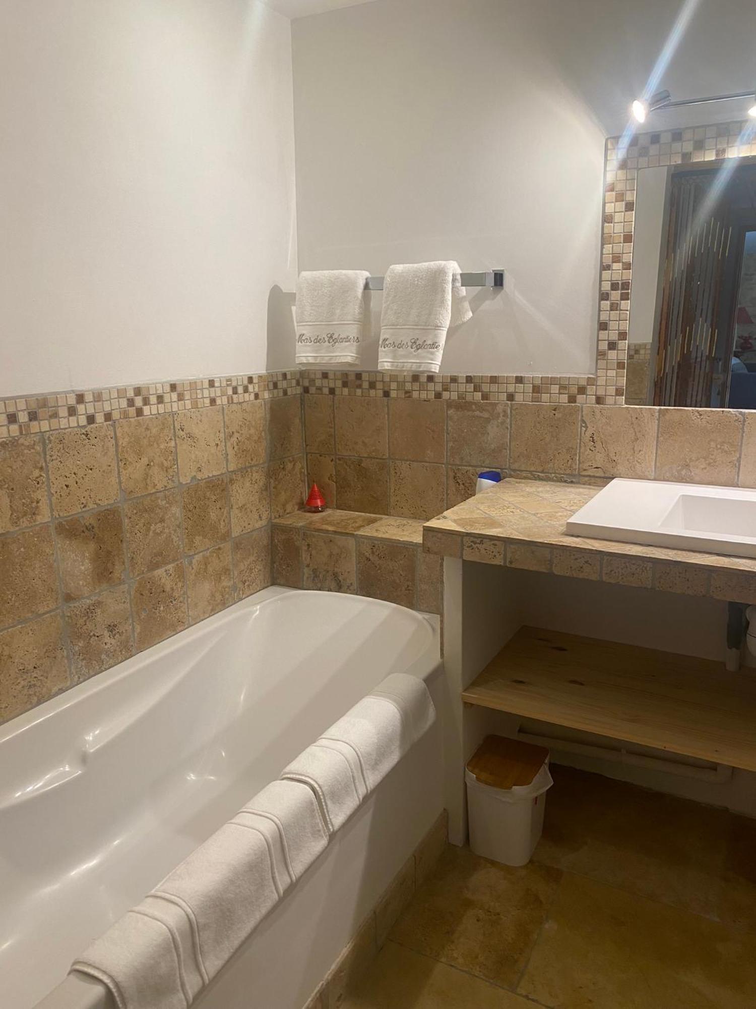 Le Mas Des Eglantiers Propiac Dış mekan fotoğraf